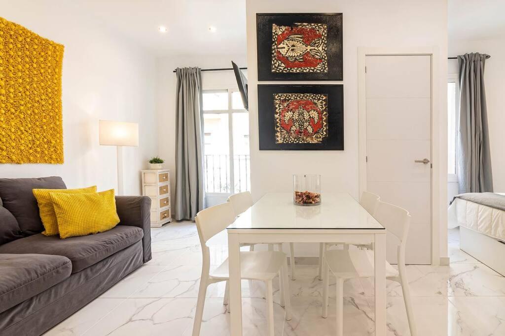 Arriola B Freshapartments มาลากา ภายนอก รูปภาพ