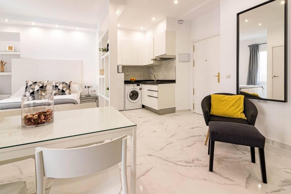Arriola B Freshapartments มาลากา ภายนอก รูปภาพ