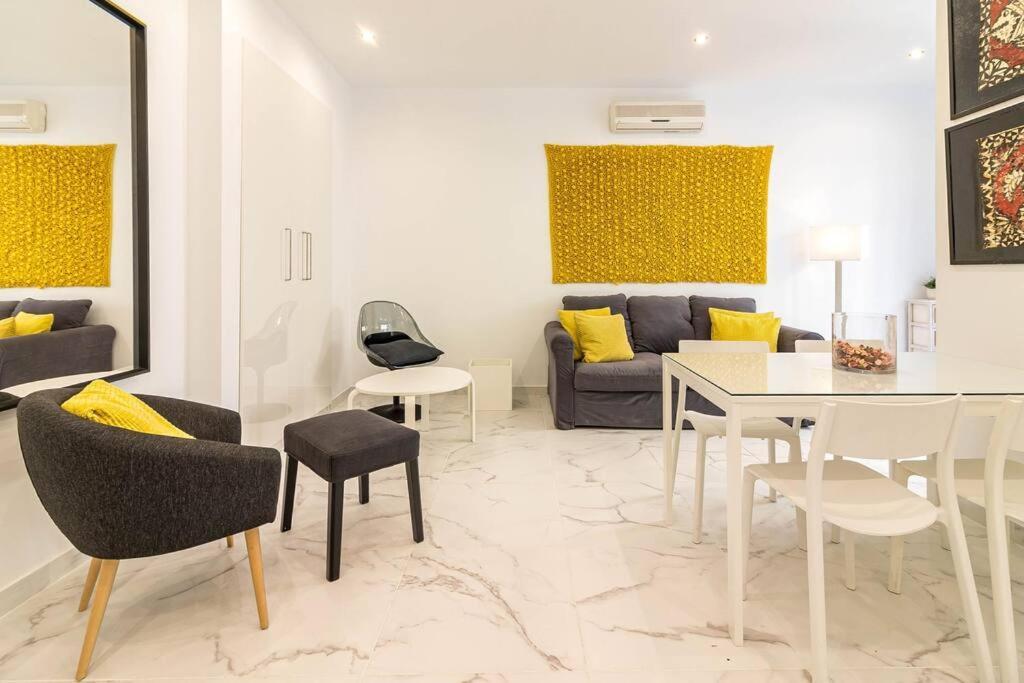 Arriola B Freshapartments มาลากา ภายนอก รูปภาพ